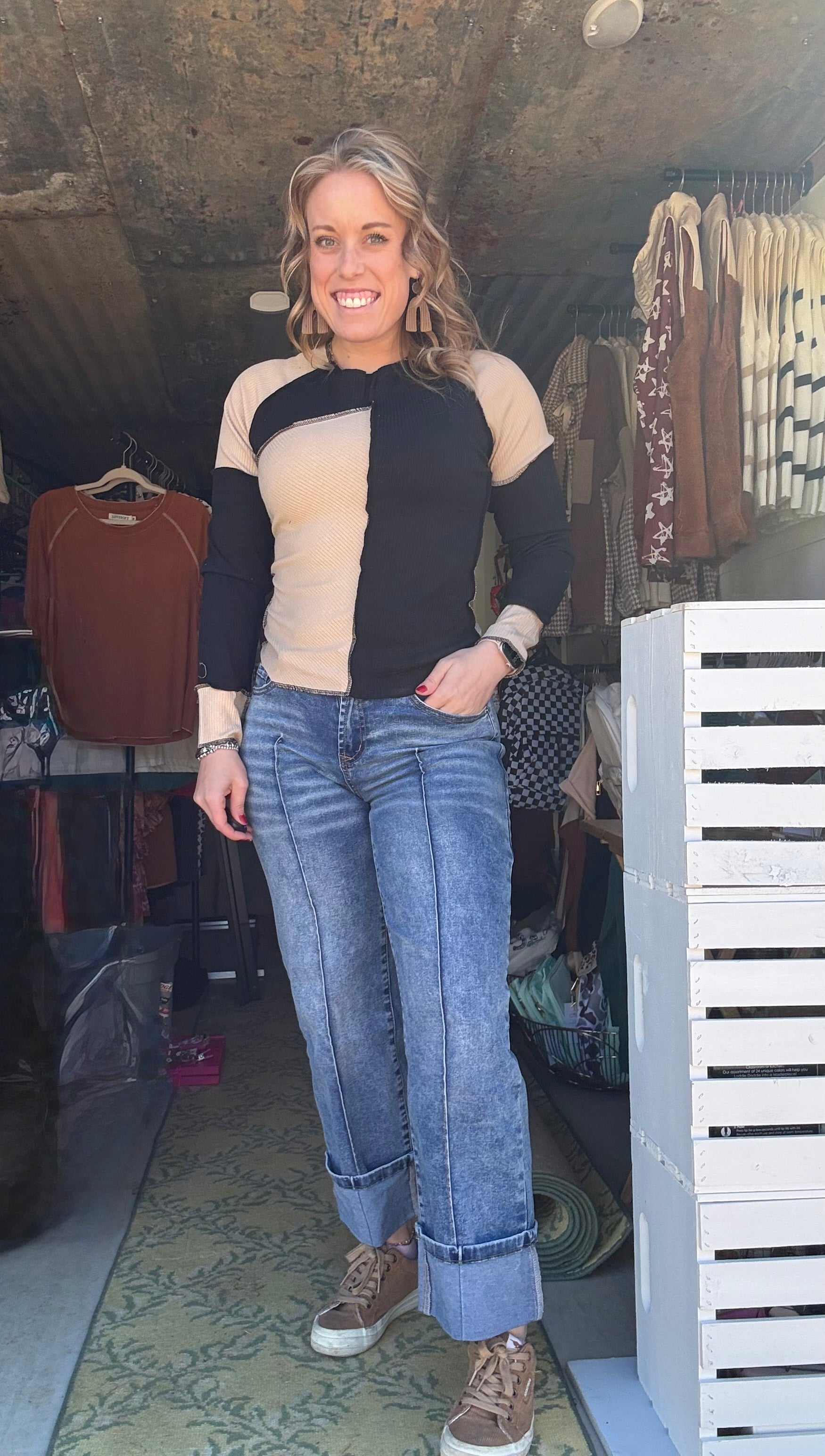 Center Seam Cuffed Hem Straight High Waist Jeans