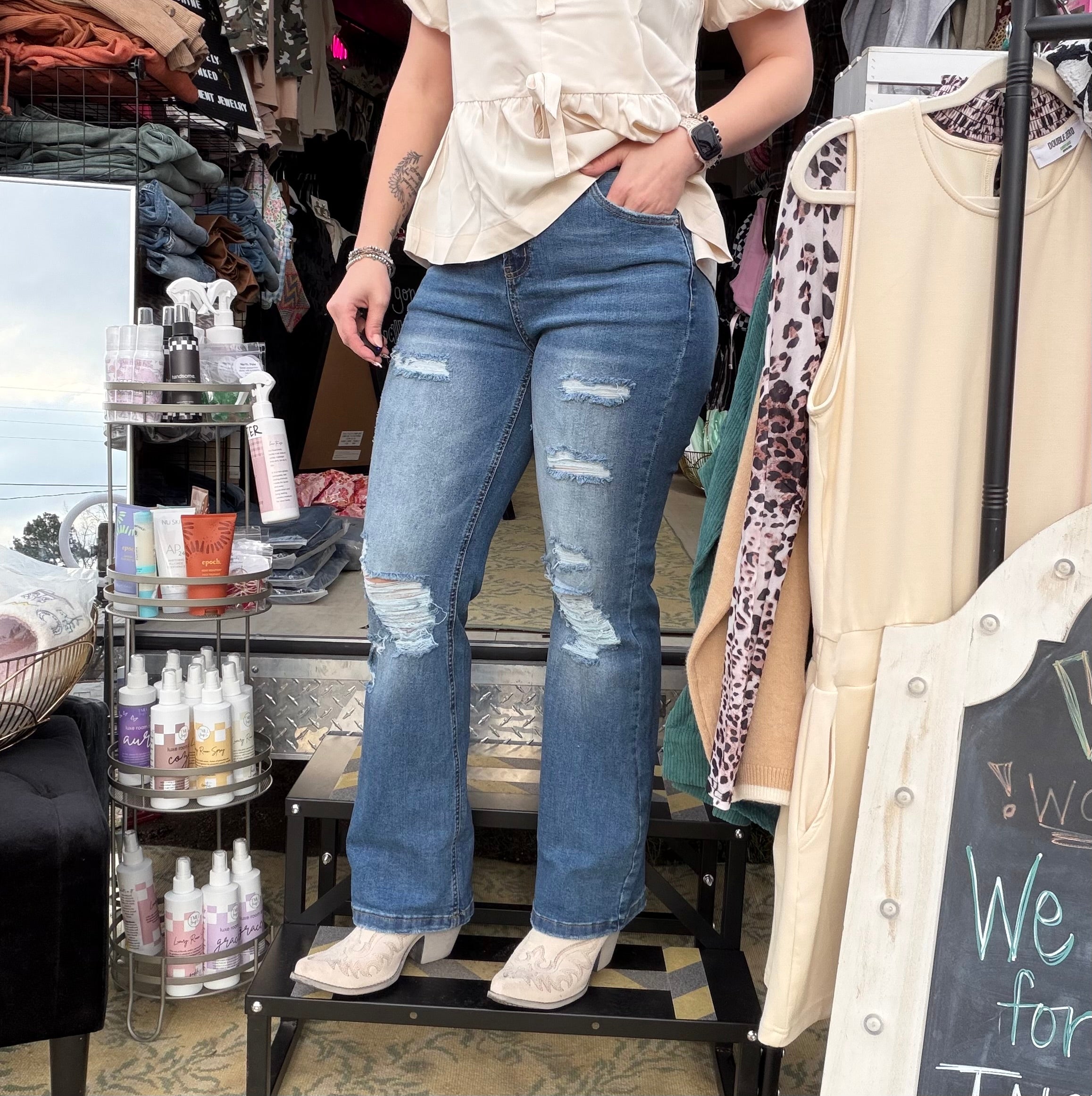 Mid Rise Distressed Straight denim