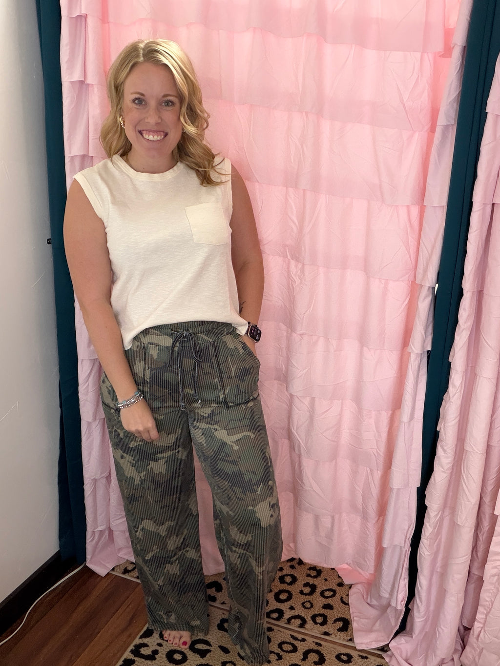 Sleeveless Cotton Top With Pocket