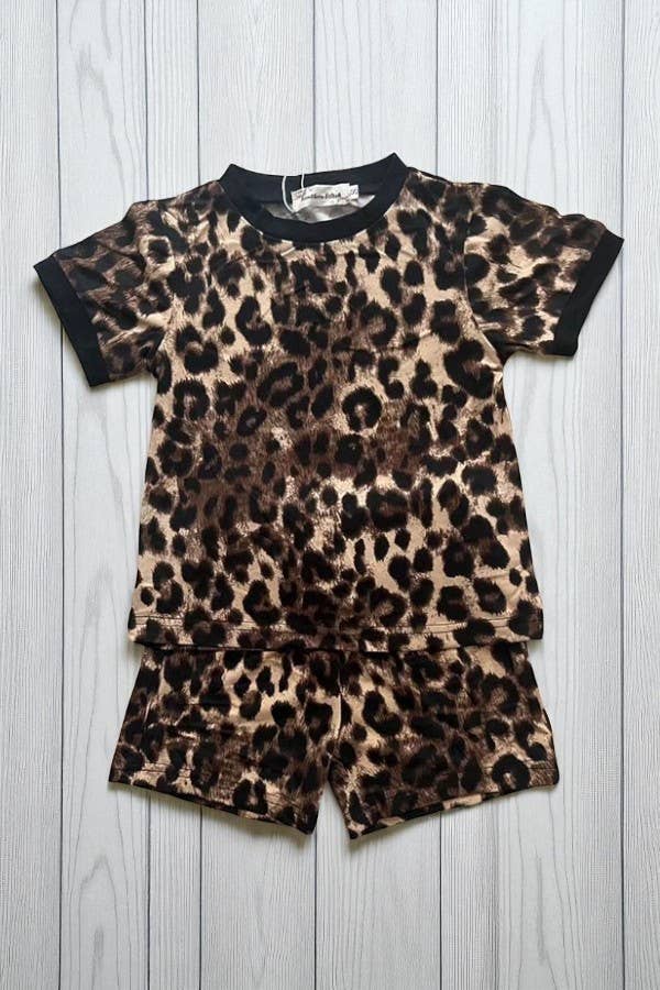 Girl’s Soft brown leopard top & shorts sets