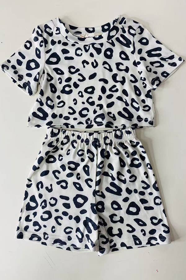 Girls white leopard printed top & shorts sets